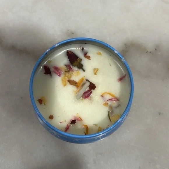 Soy Wax Scented Tin Candle Holiday Gift Box - Picture 5 of 9